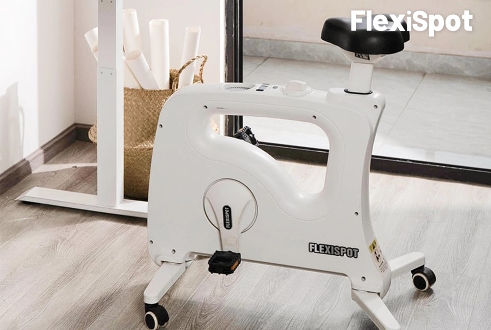 スタンディングデスクとデスクバイクによって、仕事のパフォーマンスと